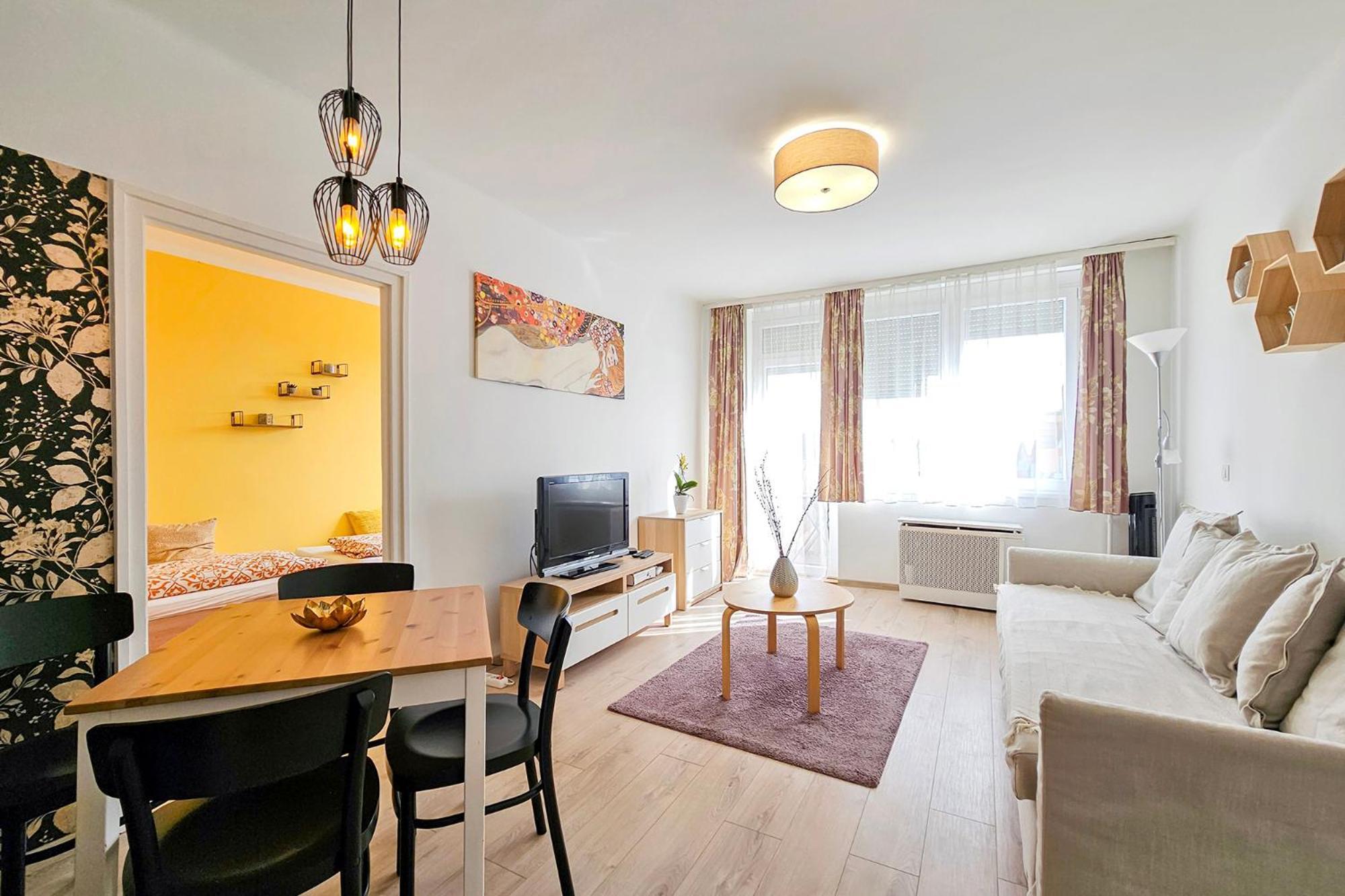 Market Apartman Sopron Exterior photo